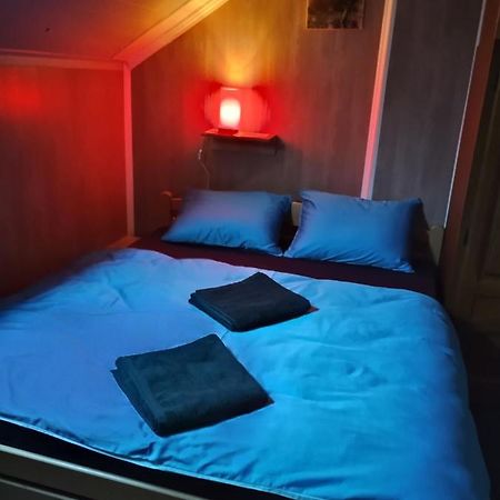 Novska Hostel Suzzzy מראה חיצוני תמונה