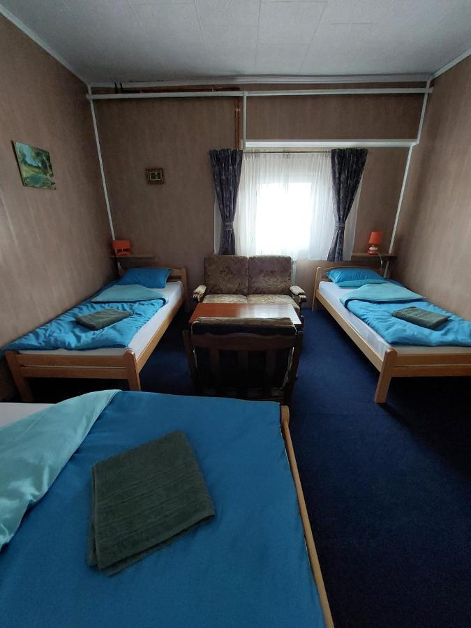 Novska Hostel Suzzzy מראה חיצוני תמונה