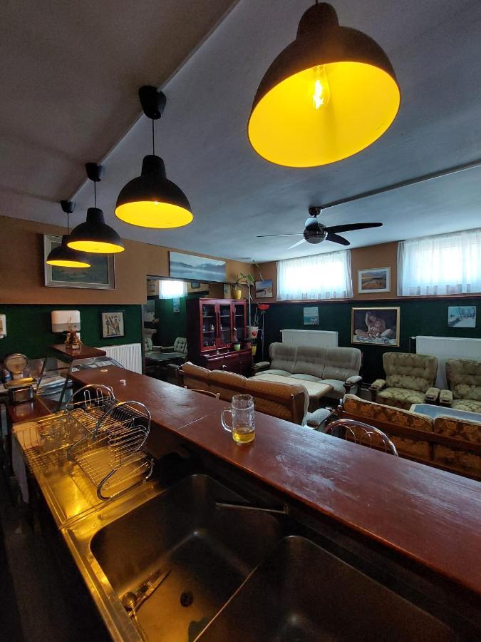 Novska Hostel Suzzzy מראה חיצוני תמונה