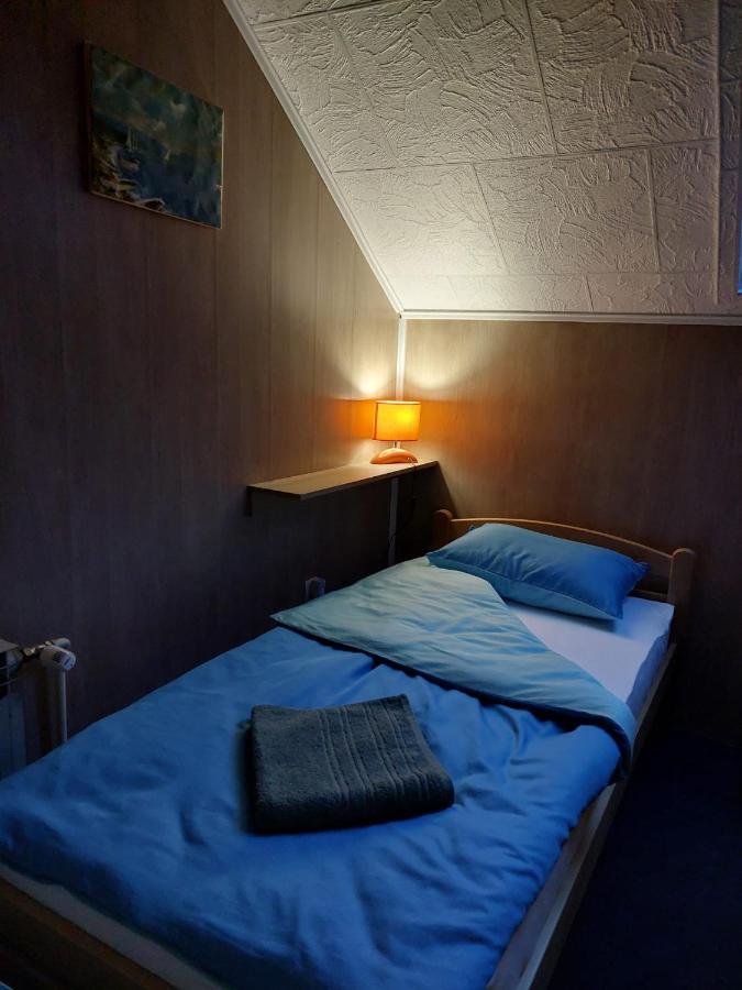 Novska Hostel Suzzzy מראה חיצוני תמונה