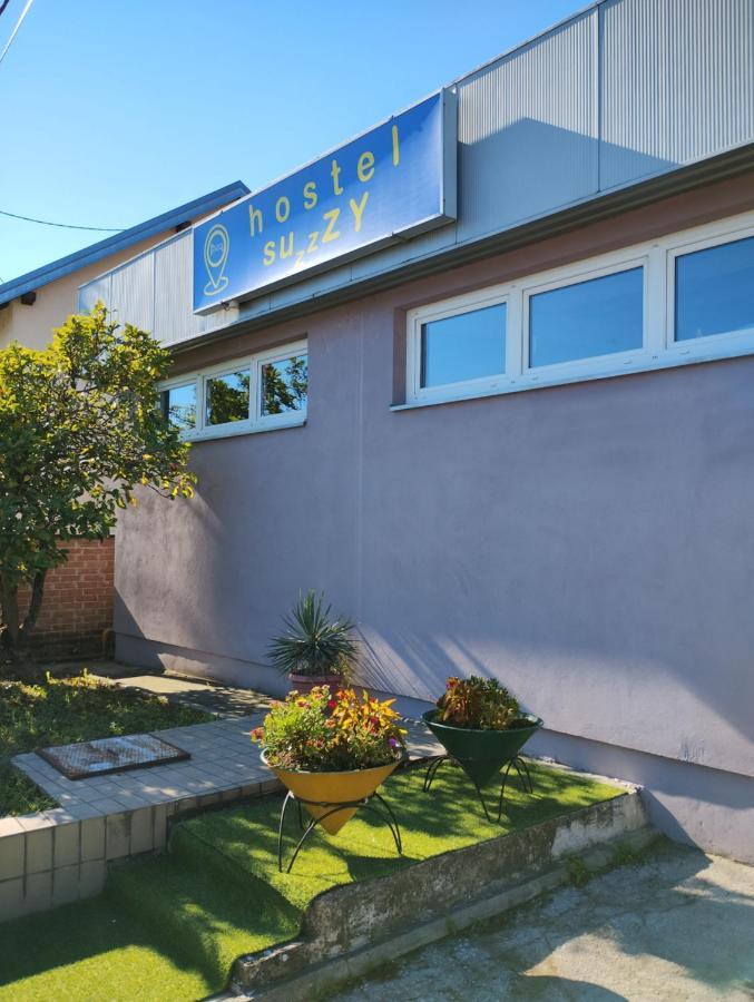 Novska Hostel Suzzzy מראה חיצוני תמונה