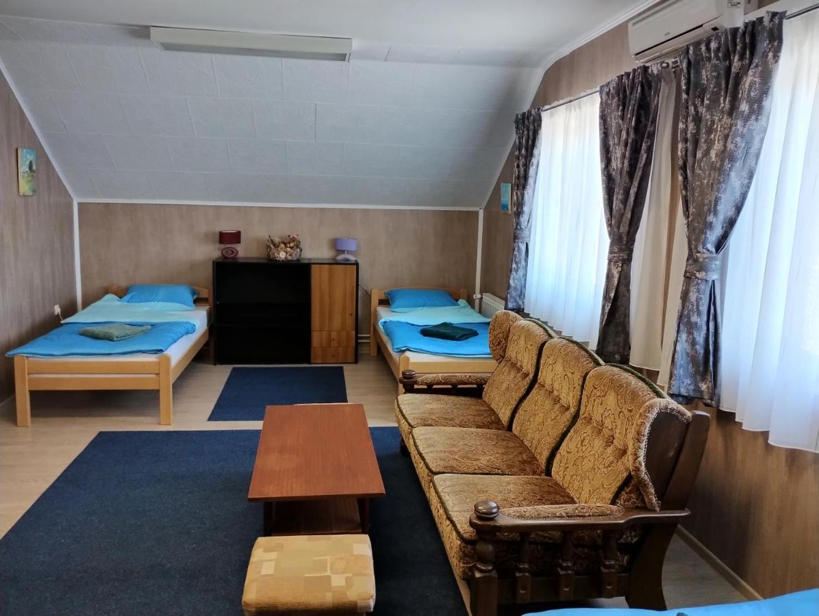 Novska Hostel Suzzzy מראה חיצוני תמונה