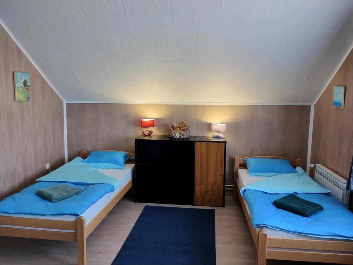 Novska Hostel Suzzzy מראה חיצוני תמונה