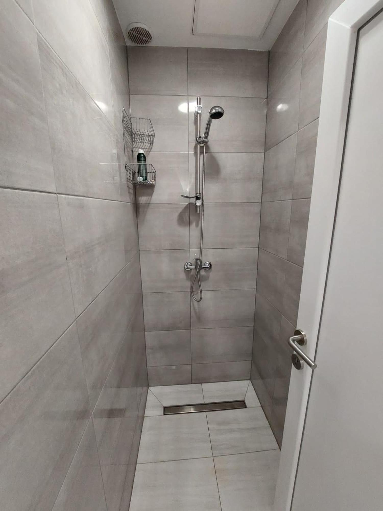 Novska Hostel Suzzzy מראה חיצוני תמונה