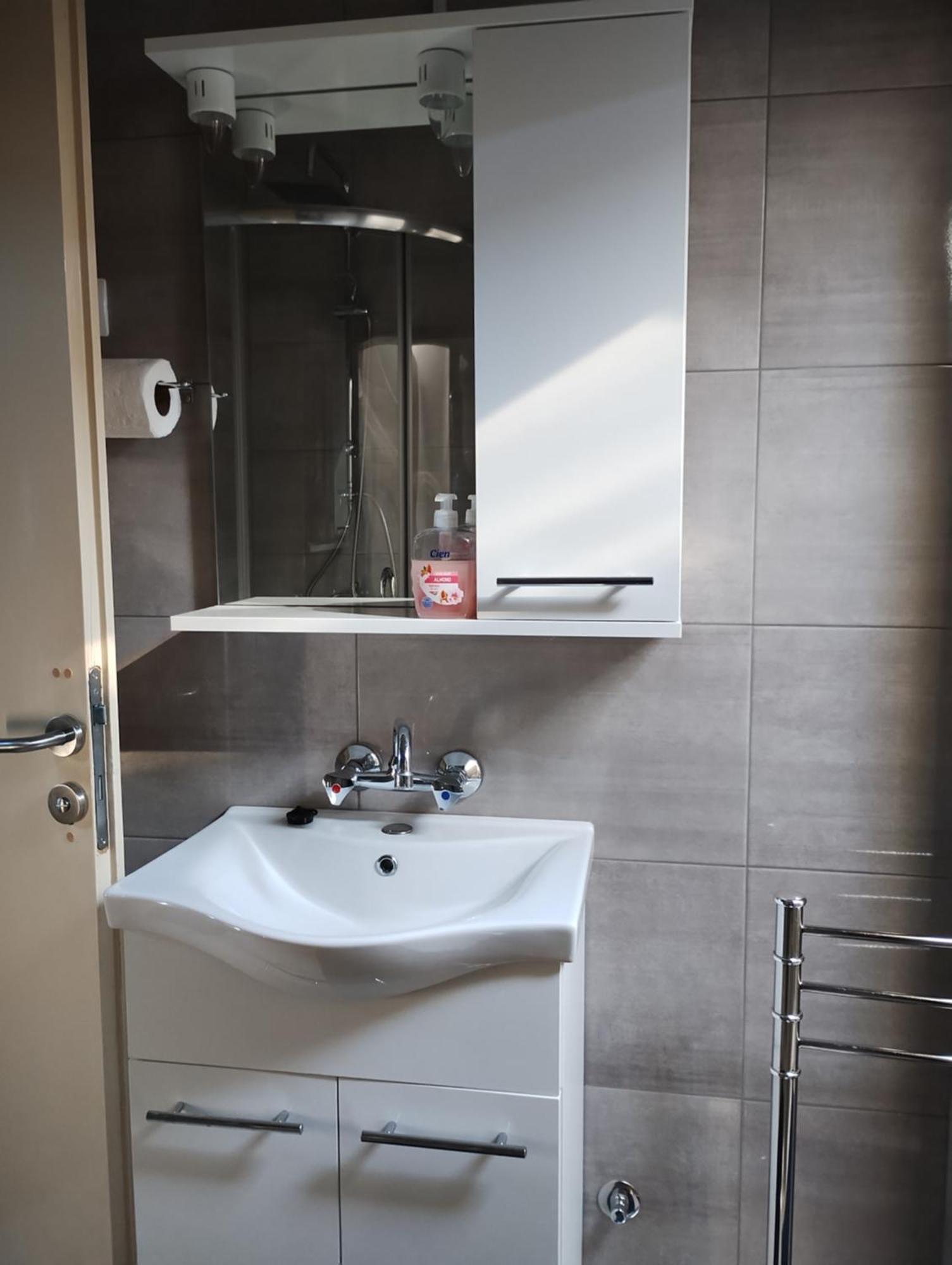 Novska Hostel Suzzzy מראה חיצוני תמונה