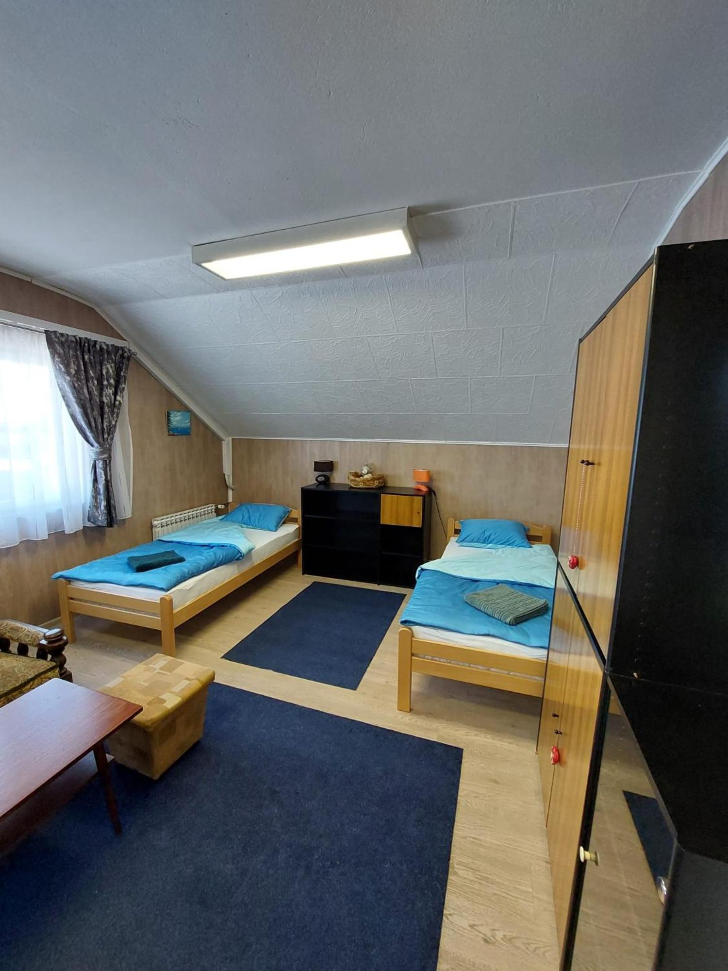 Novska Hostel Suzzzy מראה חיצוני תמונה