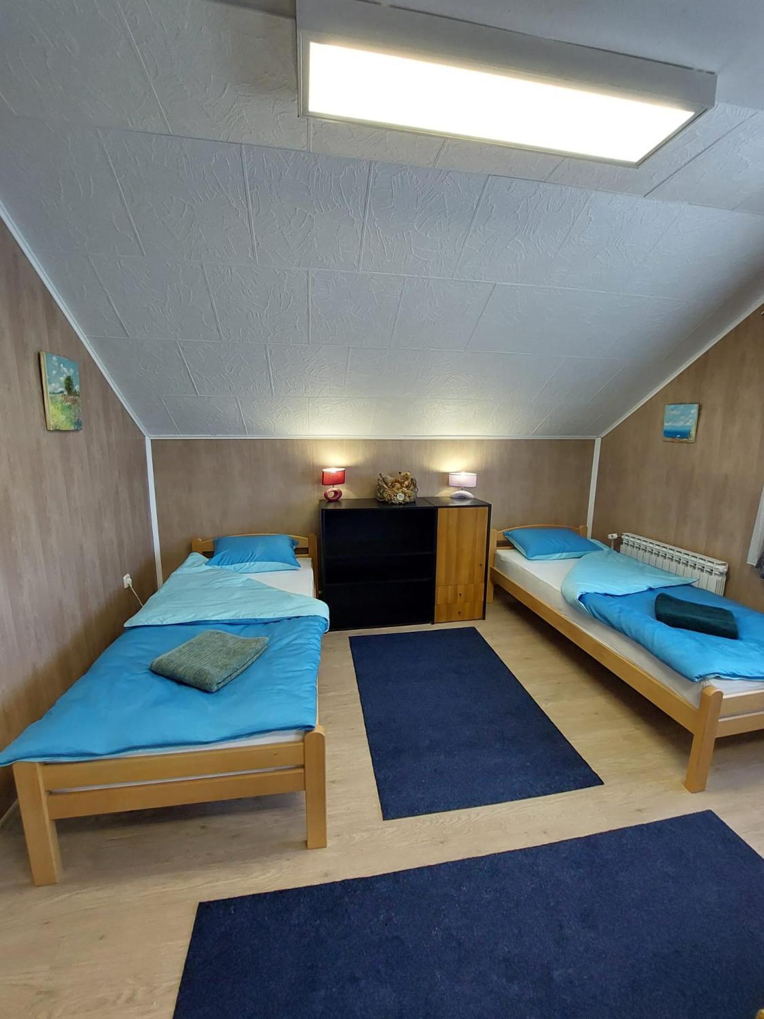 Novska Hostel Suzzzy מראה חיצוני תמונה