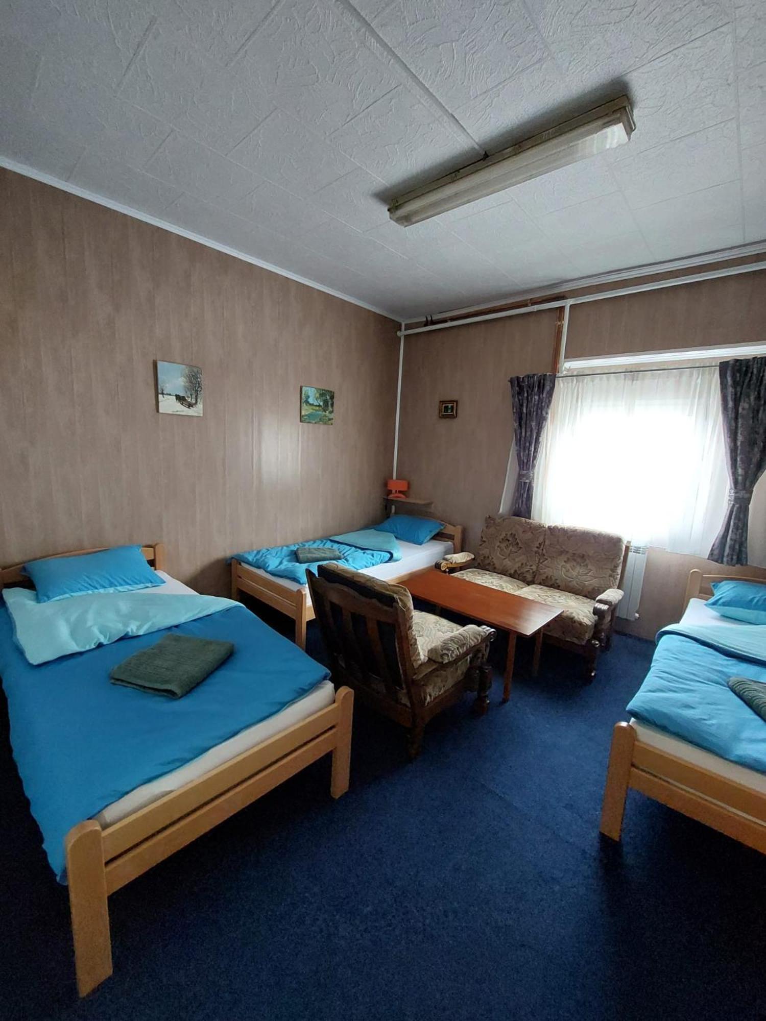 Novska Hostel Suzzzy מראה חיצוני תמונה