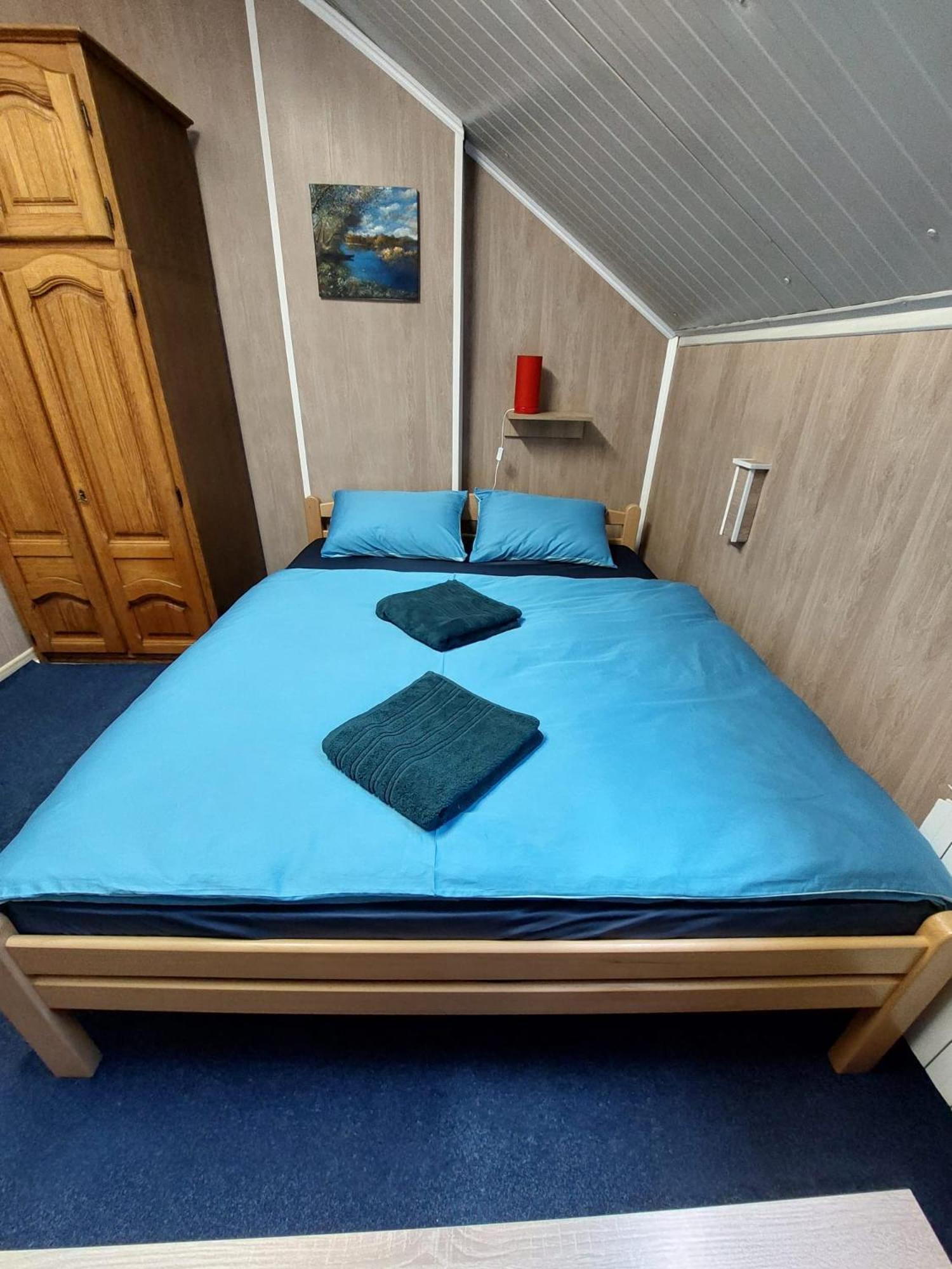 Novska Hostel Suzzzy מראה חיצוני תמונה